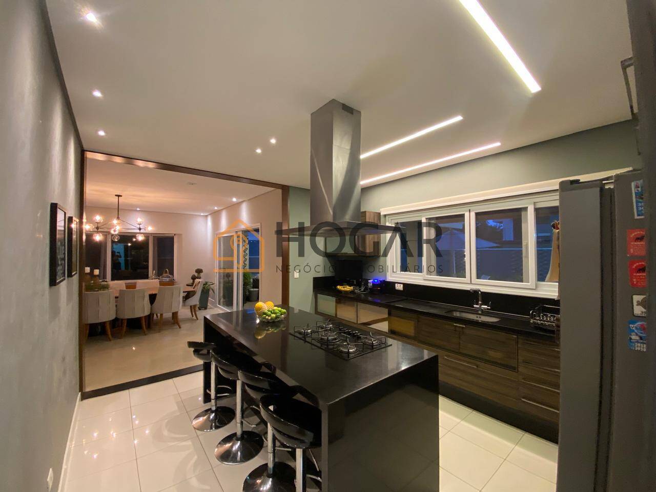 Casa de Condomínio à venda e aluguel com 4 quartos, 334m² - Foto 4