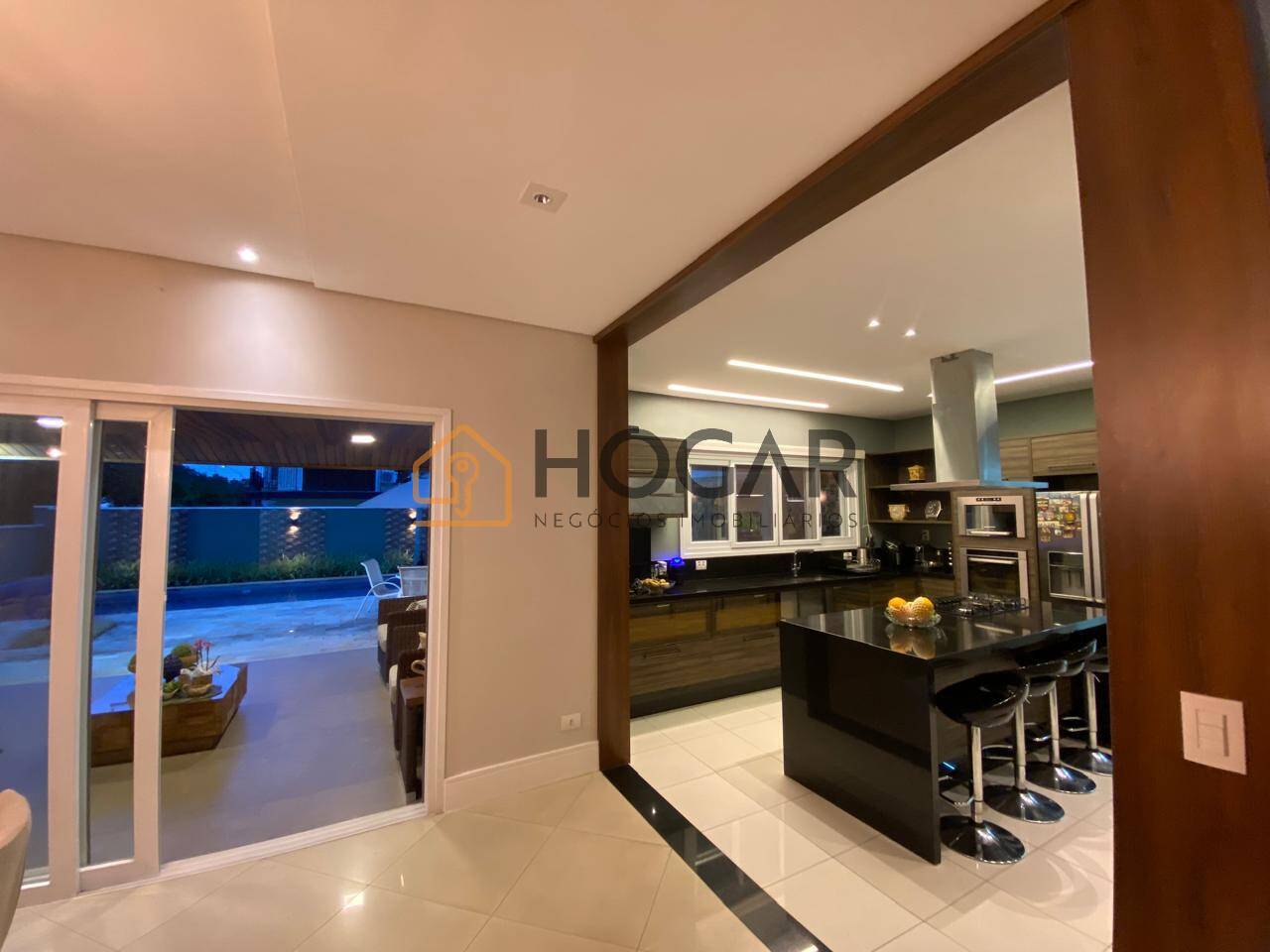 Casa de Condomínio à venda e aluguel com 4 quartos, 334m² - Foto 3